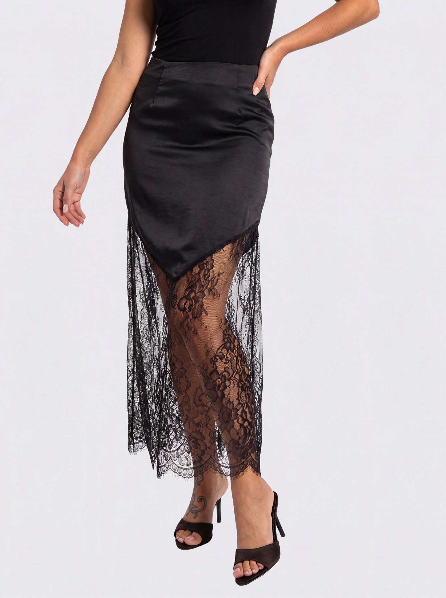 THORNVEIL SKIRT